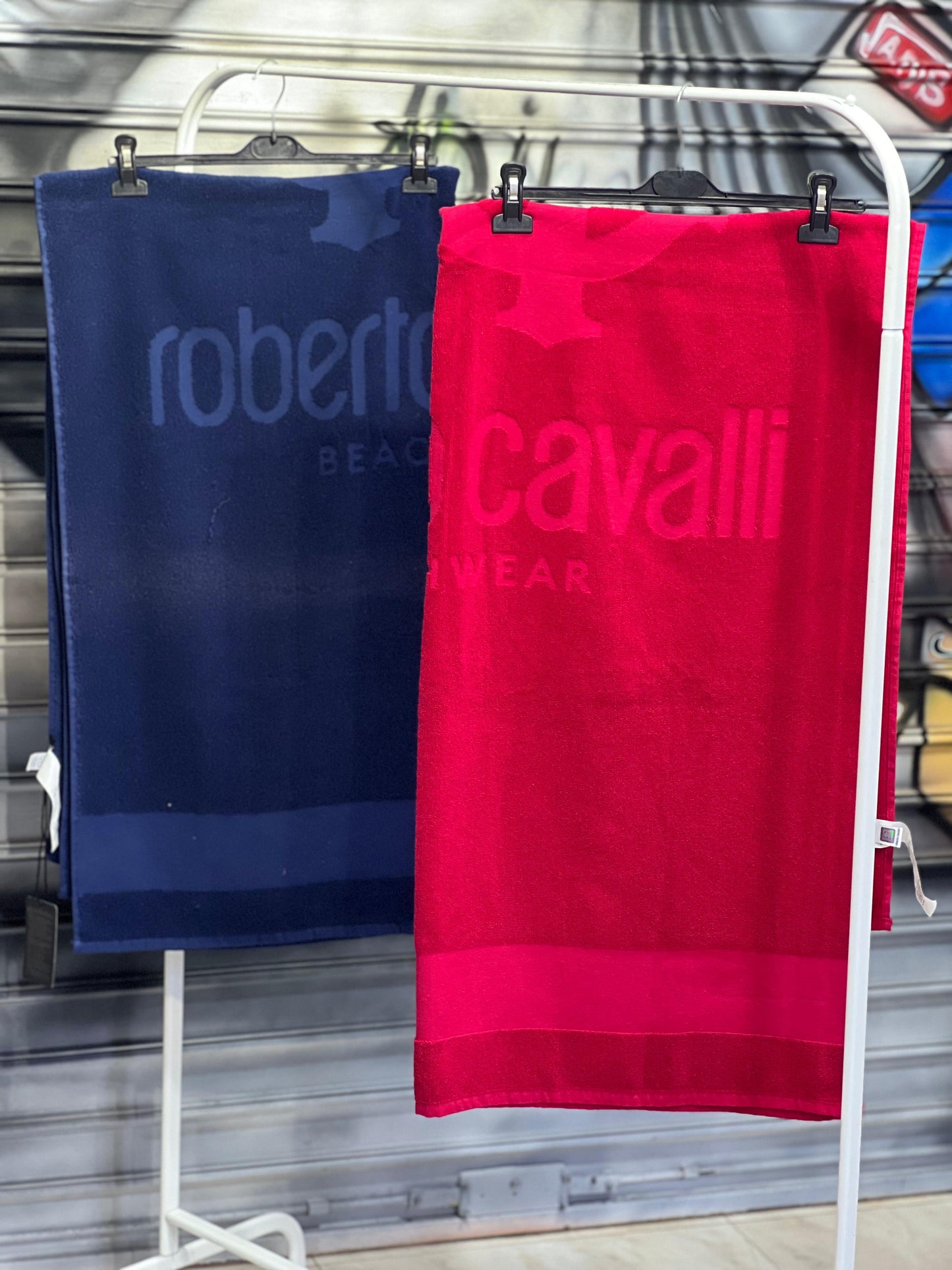 Serviette de plage avec logo ROBERTO CAVALLI (RARE ET À COLLECTIONNER)