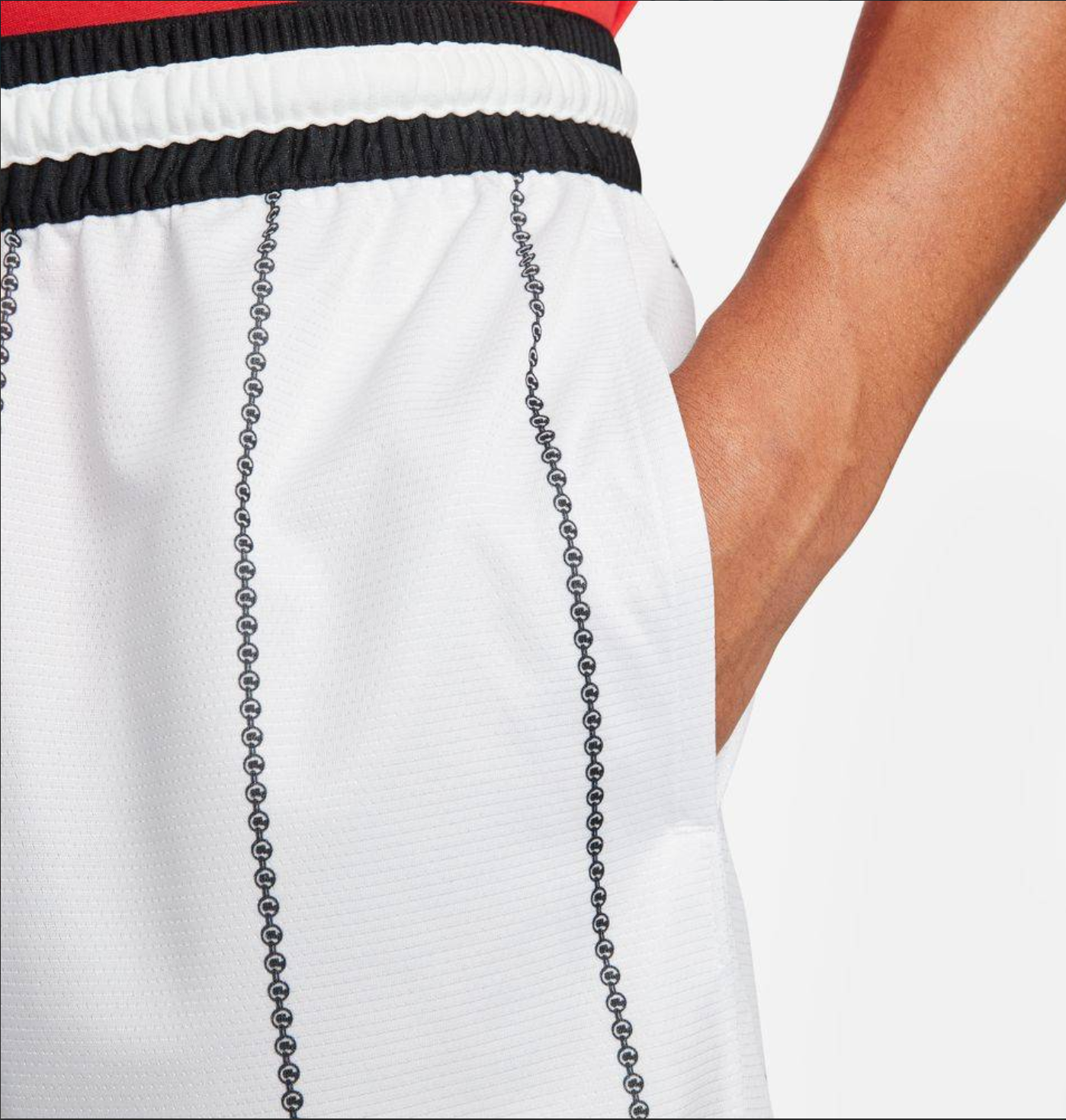 NIKE DRI-FIT DNA SEASONAL BASKETBALL SHORT