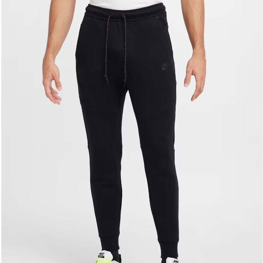 Nike Tech Fleece Ensemble