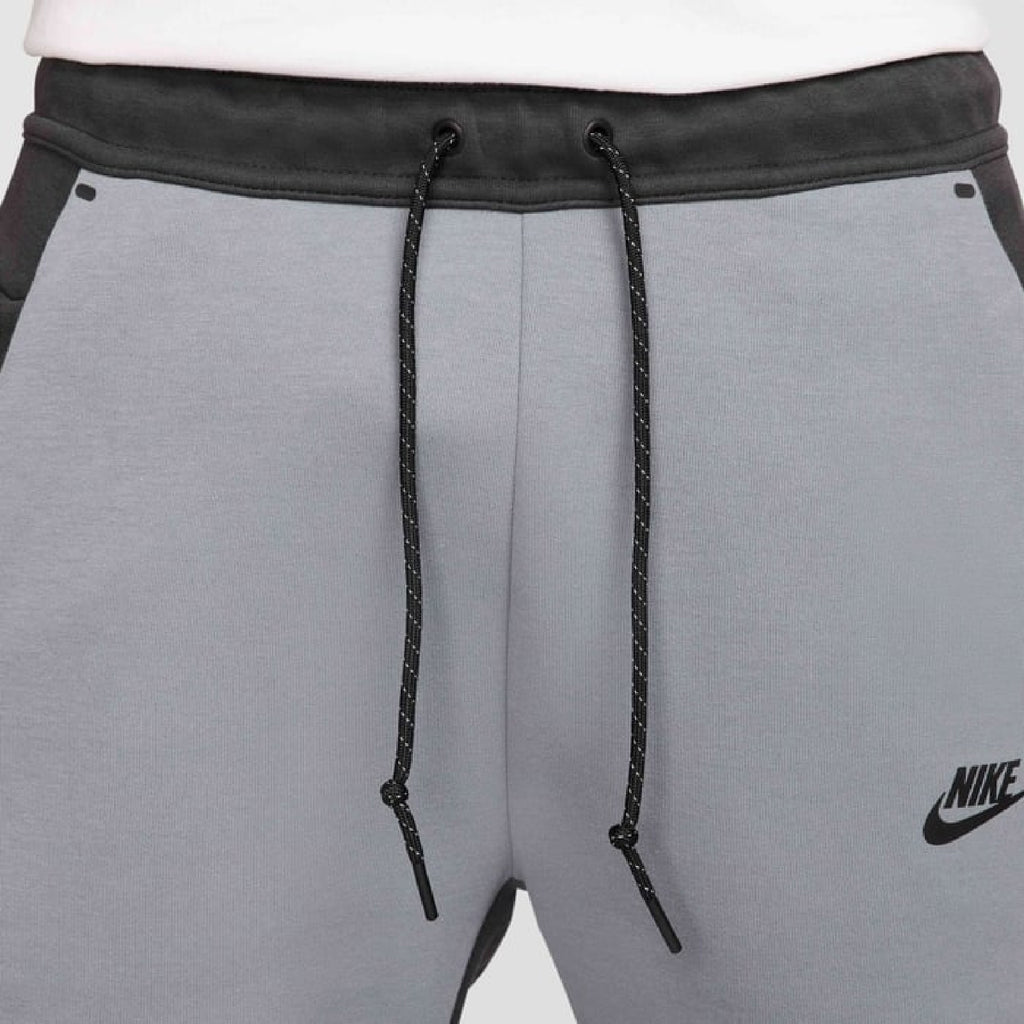 Nike Tech Fleece Ensemble