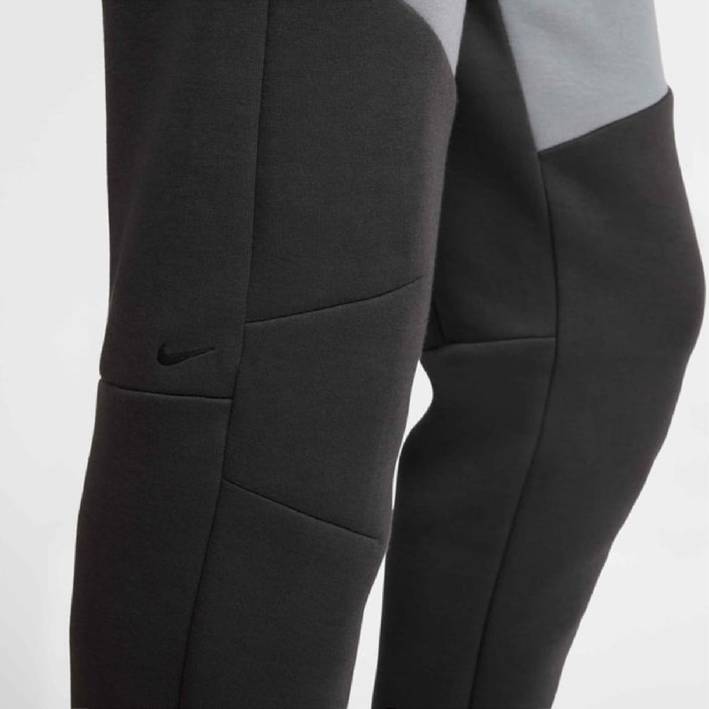 Nike Tech Fleece Ensemble