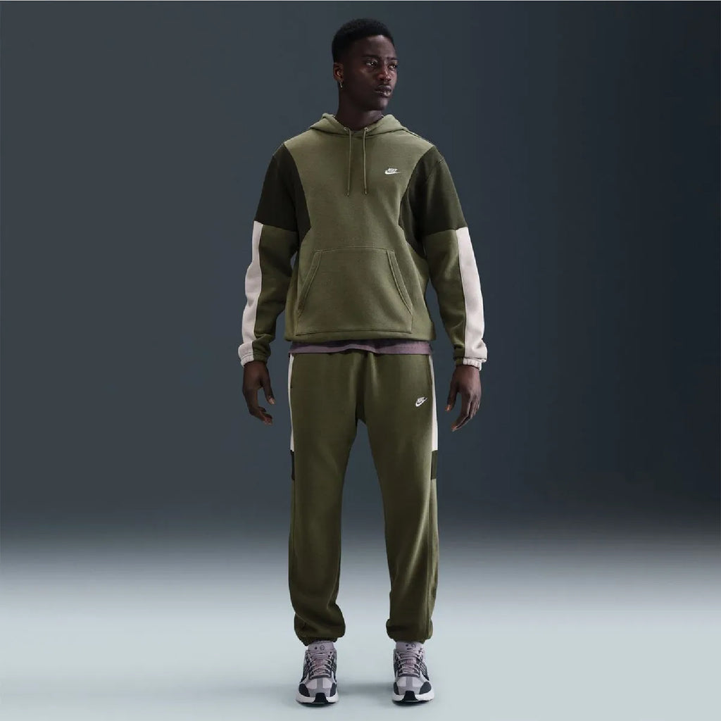 Nike Club Fleece – Sports-Inspired Hoodie