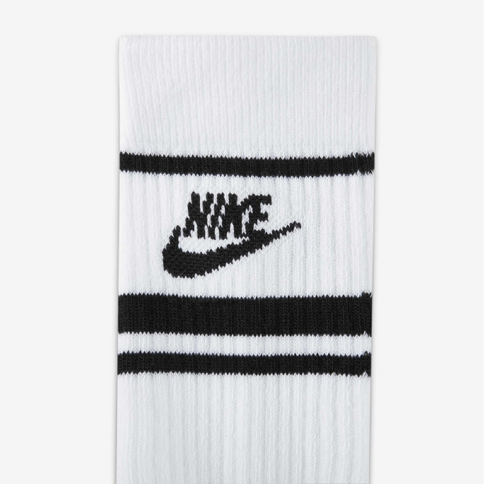 Nike Sportswear Dri-FIT Everyday Essential Crew Socks (3 Pairs)